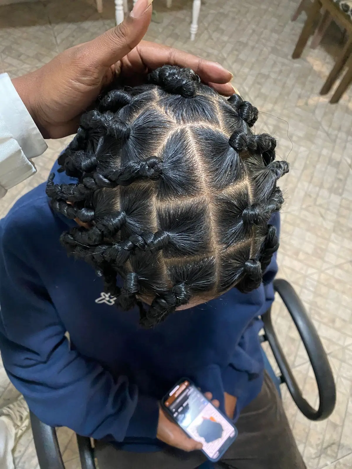 Twist method em cabelos afro tipo 4C com retenção de umidade no estúdio Afrotunde Curitiba